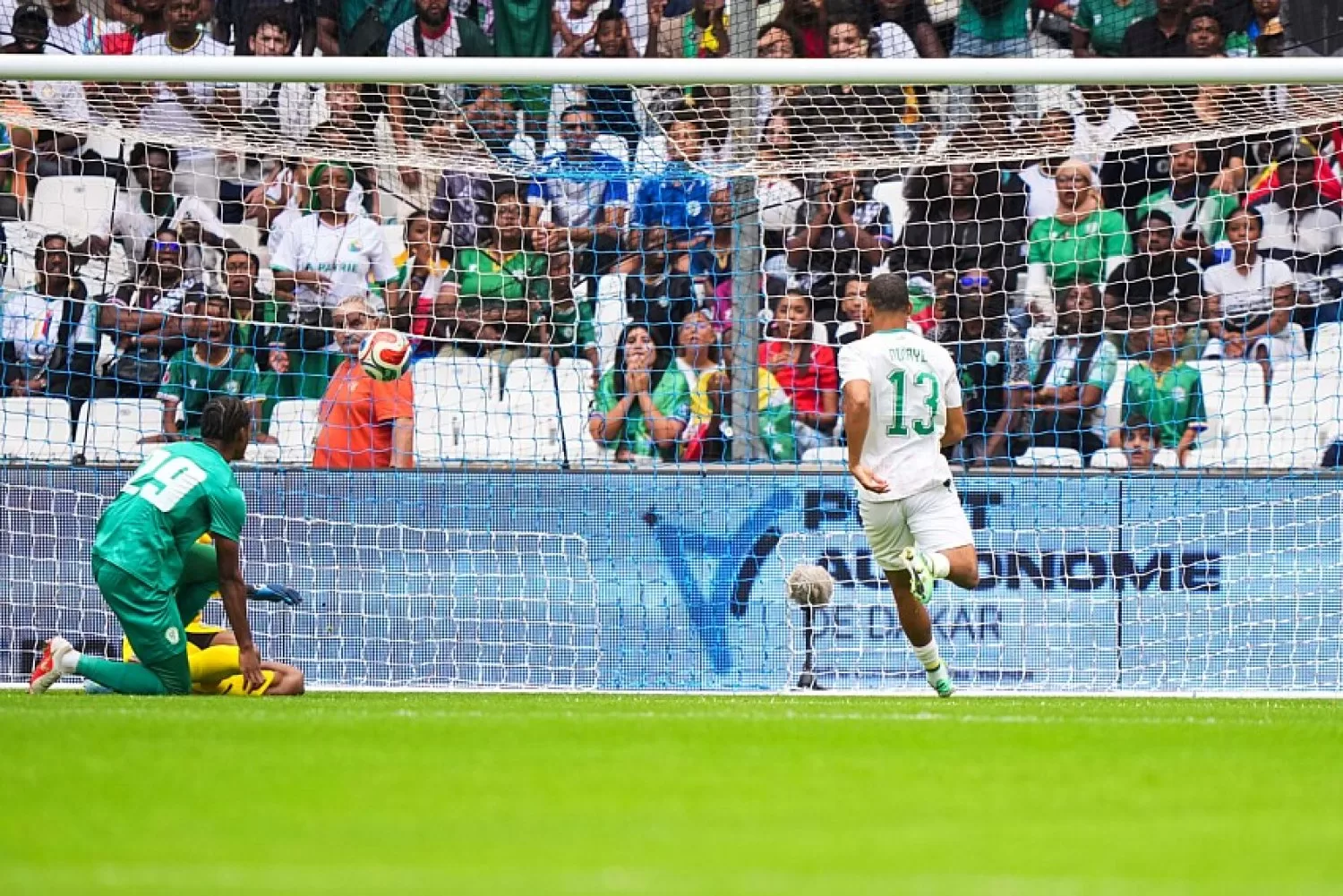 Sénégal : les Lions s’imposent face aux Comores au Vélodrome et bouclent leur trêve sur une note positive